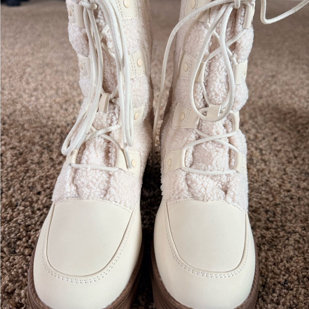 Mia Alpine Sherpa Boots - Picture 3 of 10